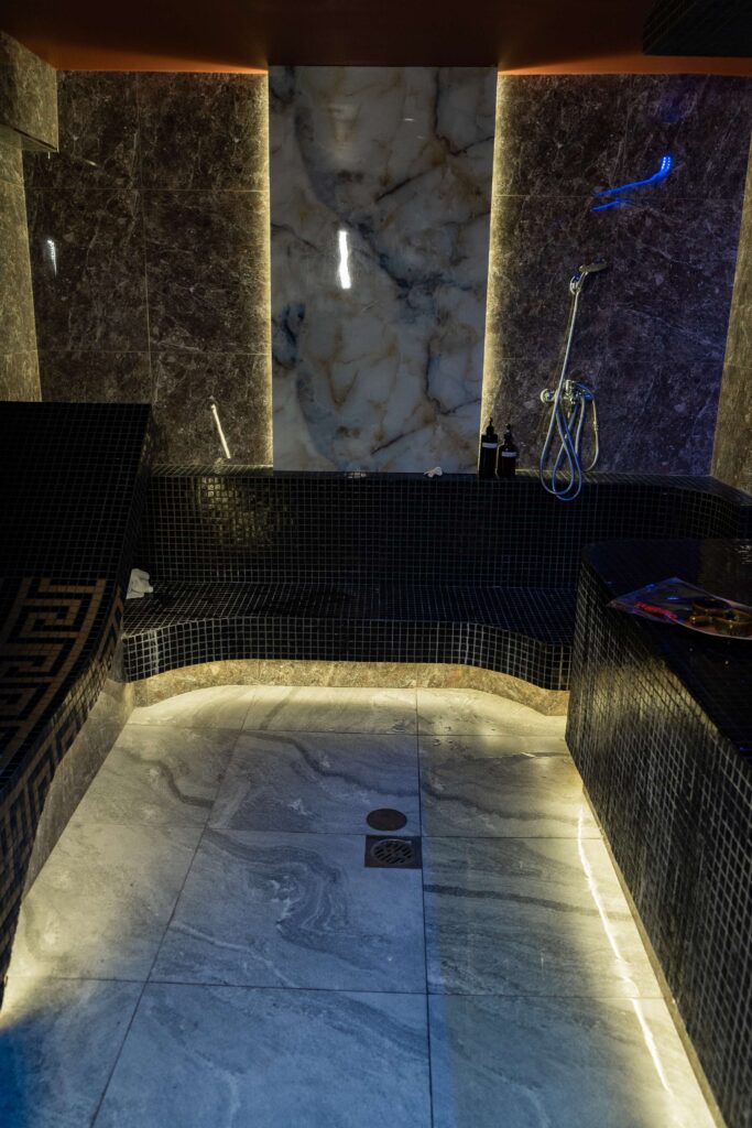Steam + Jacuzzi Gel Bath (4 Hand) - Featured Image